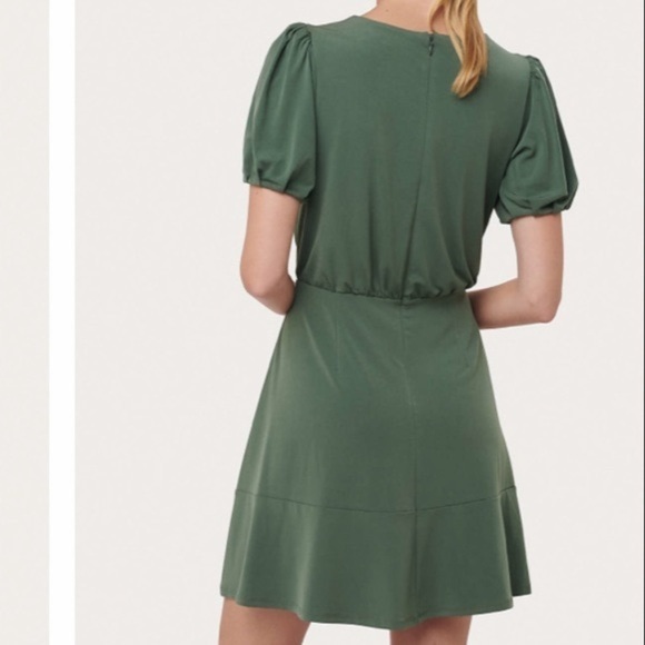 LOFT Green Short Sleeve Fit & Flare Mini Shift Dress - Picture 2 of 10